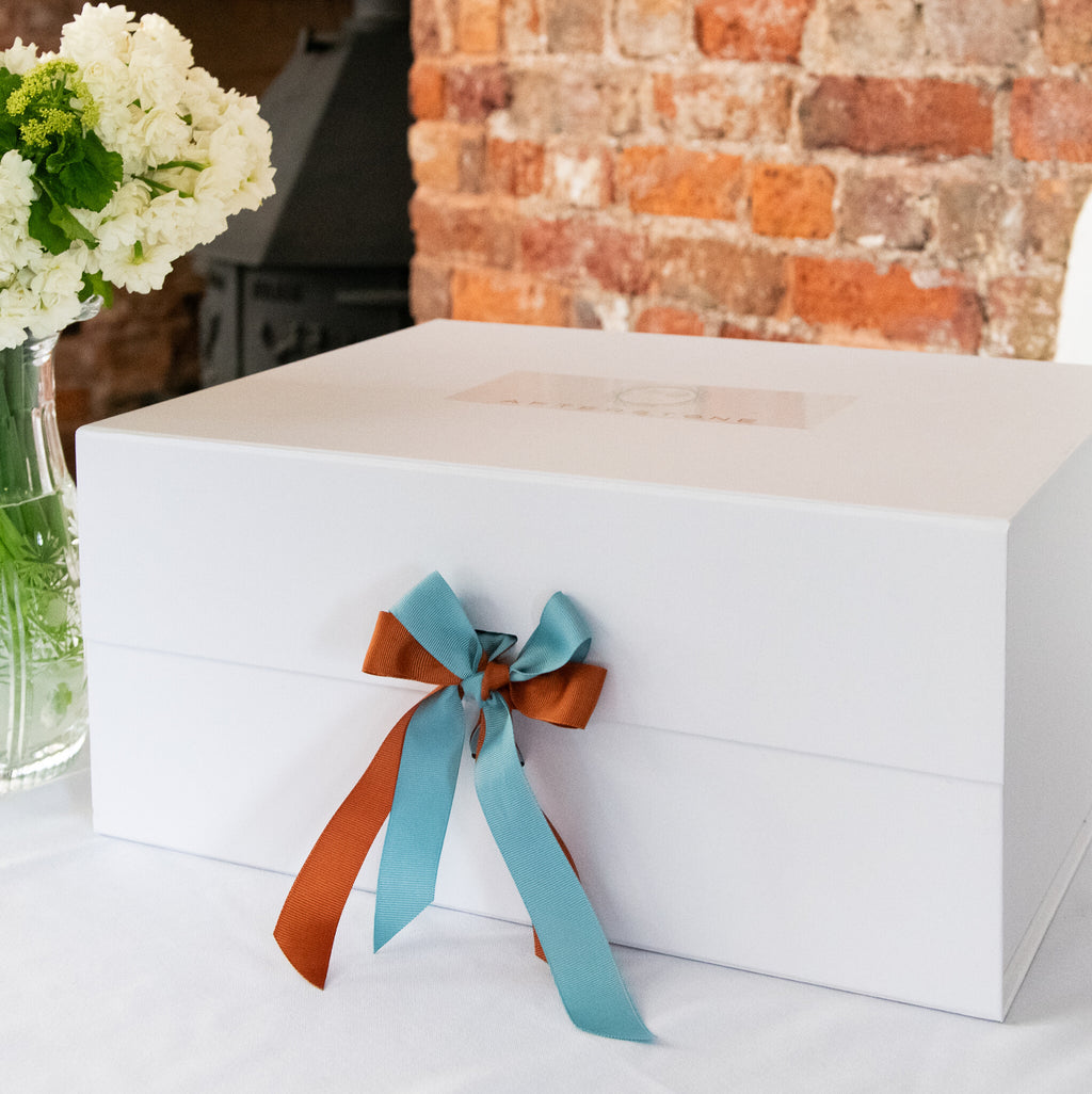gift wrapping, engraving detail