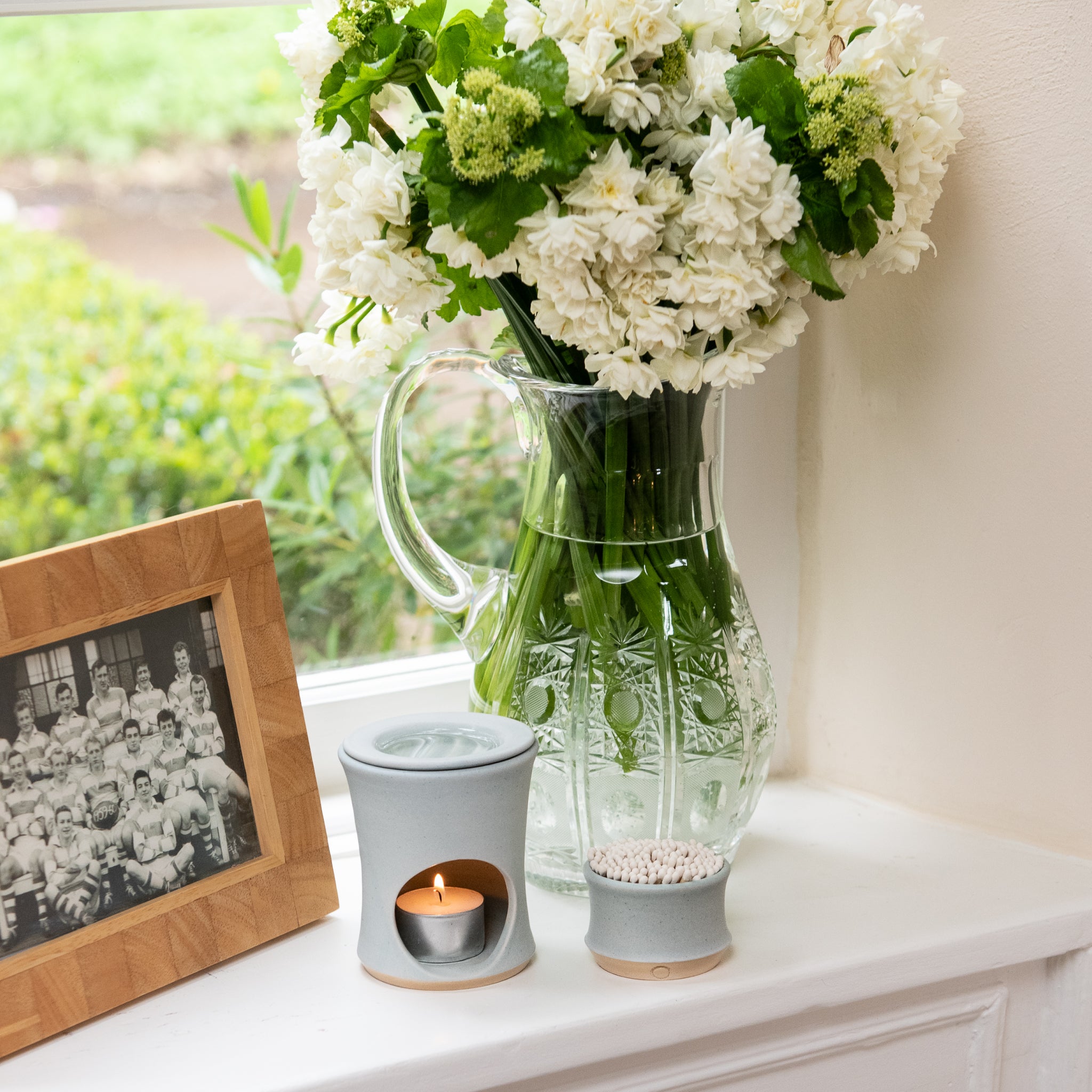 Oil burner and match pot gift set