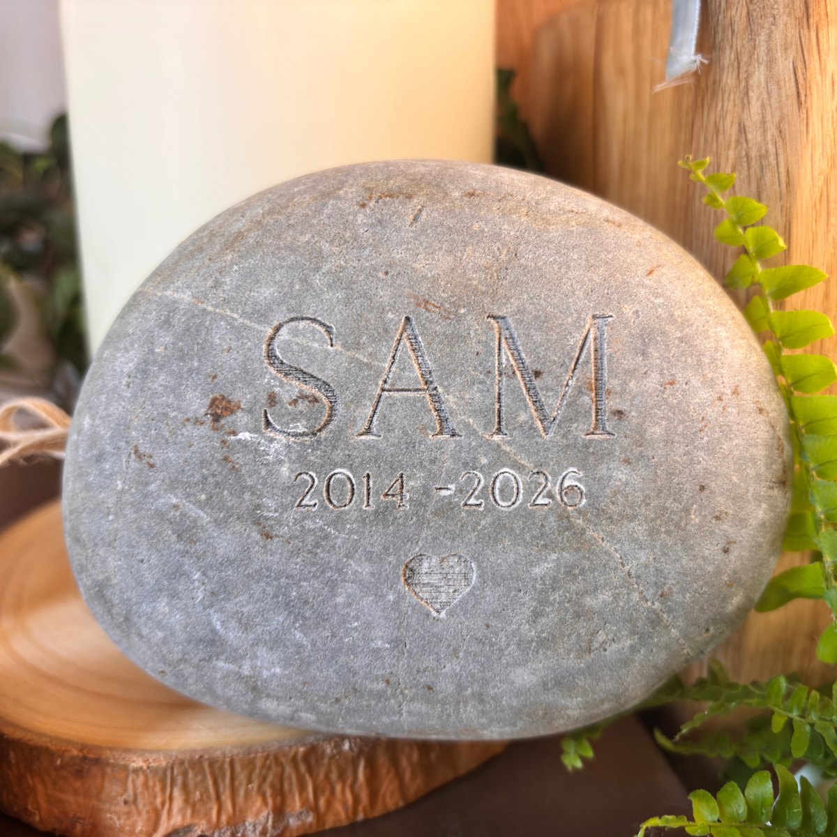 Personalised memorial stone pebble: small